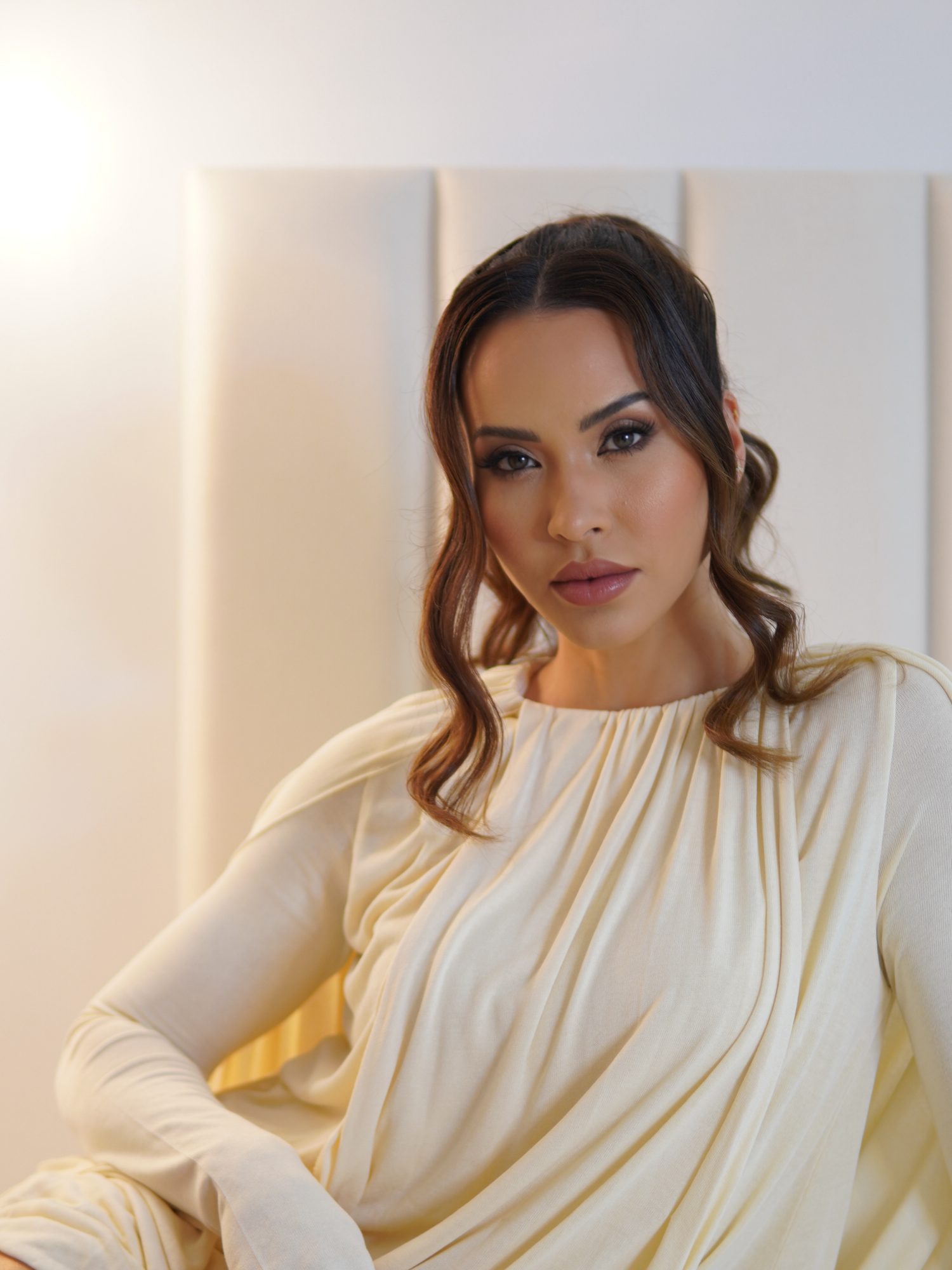 Thascya em ensaio de moda