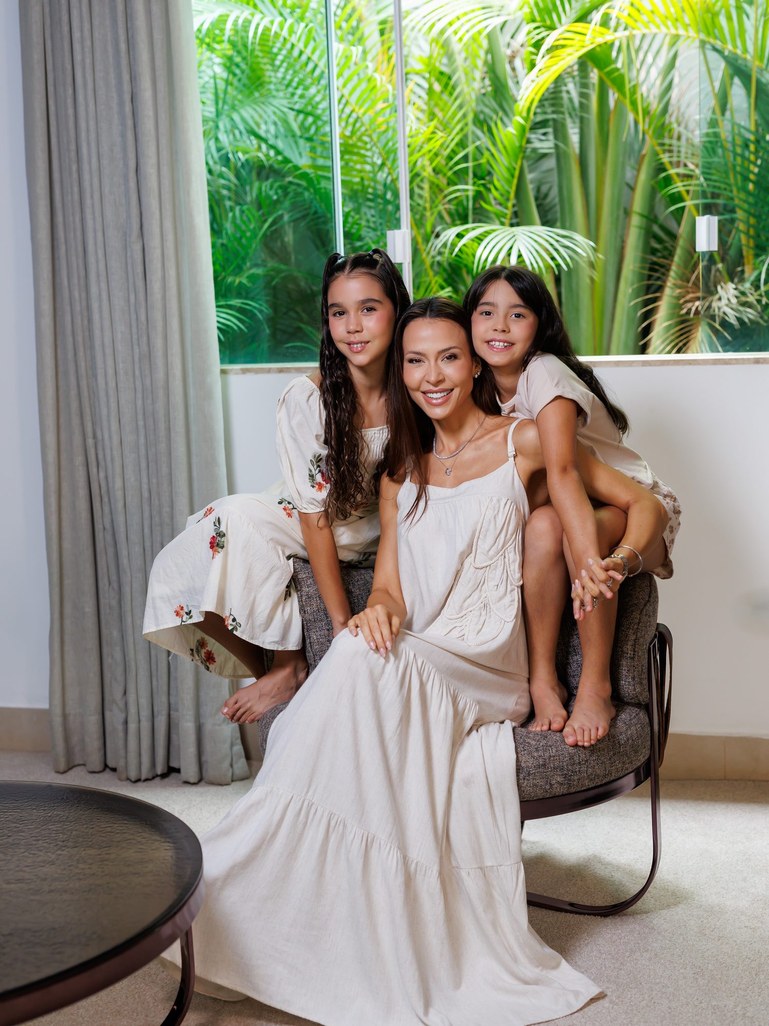 Thascya com as filhas